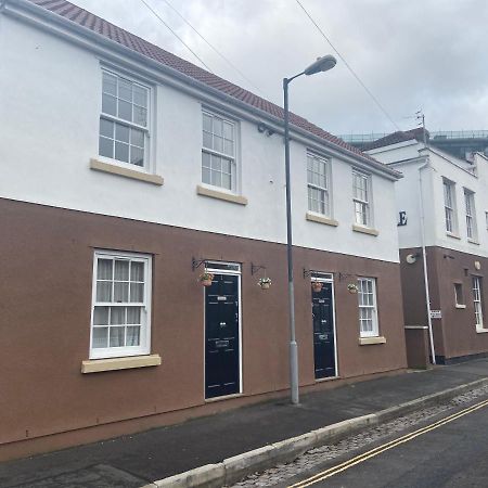 ホテル The Ashton Gate Mews ブリストル エクステリア 写真