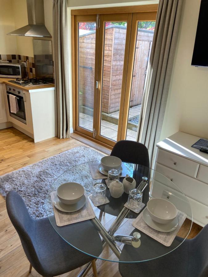 ホテル The Ashton Gate Mews ブリストル エクステリア 写真